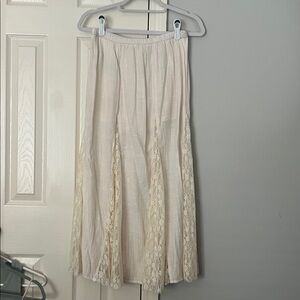 American Eagle Cream Skirt